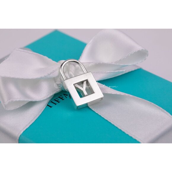 Tiffany & Co. Initial Charm Letter "Y" Lock Pendant Alphabet Padlock in Silver - Picture 5 of 7